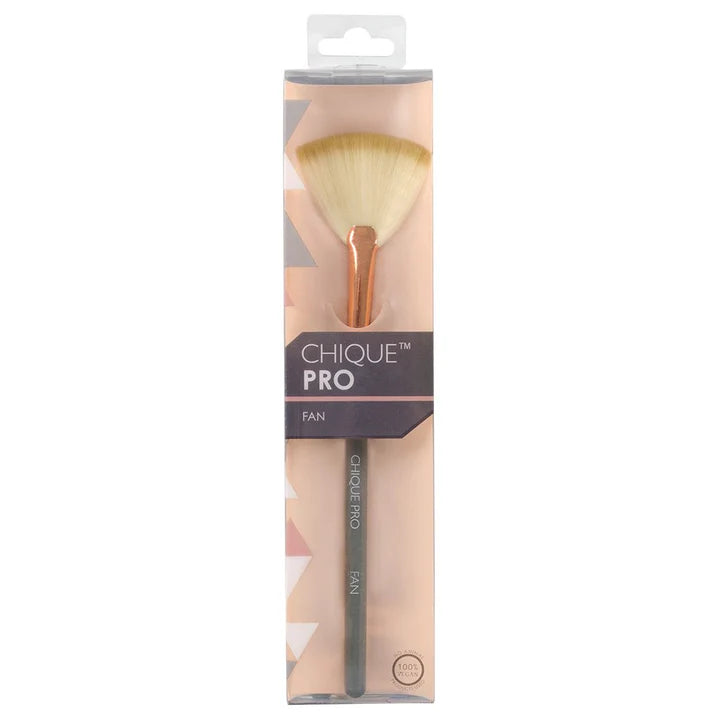 Brocha de Maquillaje Tipo Abanico Chique Pro Fan